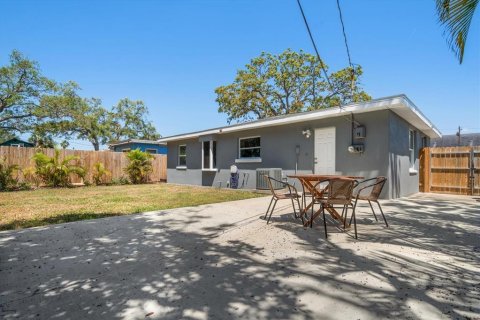 Villa ou maison à louer à Dunedin, Floride: 2 chambres, 102.66 m2 № 2106987 - photo 19