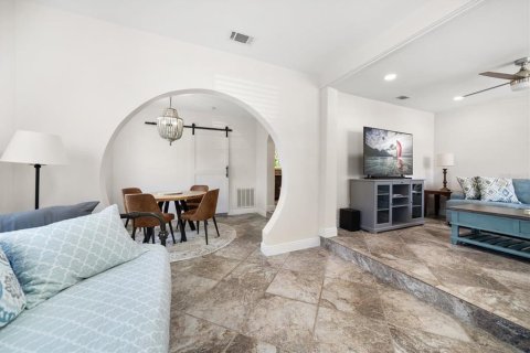 Villa ou maison à louer à Dunedin, Floride: 2 chambres, 102.66 m2 № 2106987 - photo 6