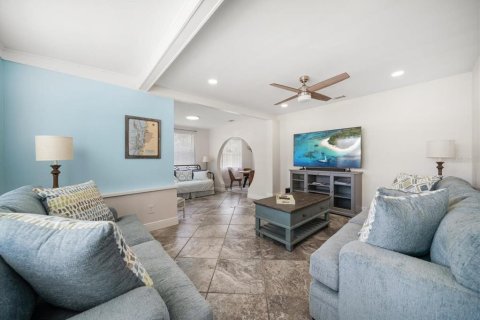 Villa ou maison à louer à Dunedin, Floride: 2 chambres, 102.66 m2 № 2106987 - photo 5