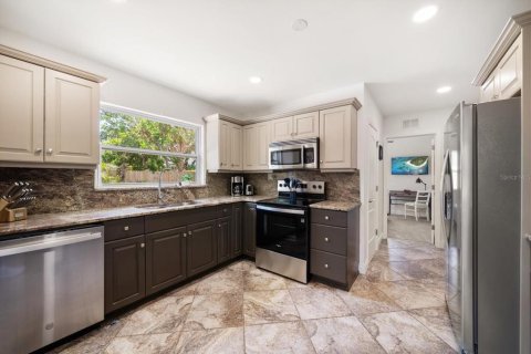 Villa ou maison à louer à Dunedin, Floride: 2 chambres, 102.66 m2 № 2106987 - photo 10