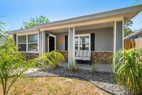 Villa ou maison à louer à Dunedin, Floride: 2 chambres, 102.66 m2 № 2106987 - photo 3