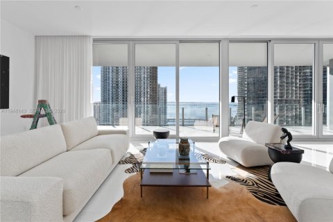 Condo in Miami, Florida, 3 bedrooms  № 2026690 - photo 12