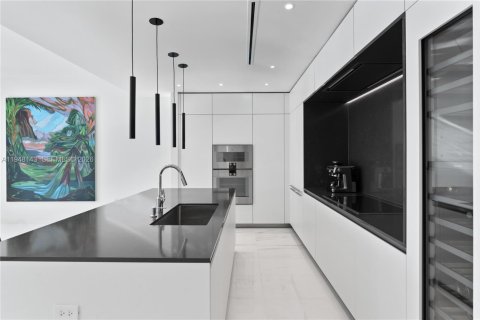 Condo in Miami, Florida, 3 bedrooms  № 2026690 - photo 28