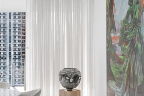 Condo in Miami, Florida, 3 bedrooms  № 2026690 - photo 23