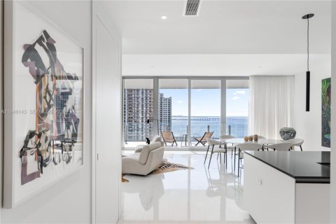 Condo in Miami, Florida, 3 bedrooms  № 2026690