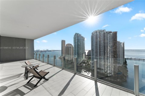 Condo in Miami, Florida, 3 bedrooms  № 2026690 - photo 29