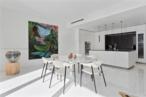 Condo in Miami, Florida, 3 bedrooms  № 2026690 - photo 20