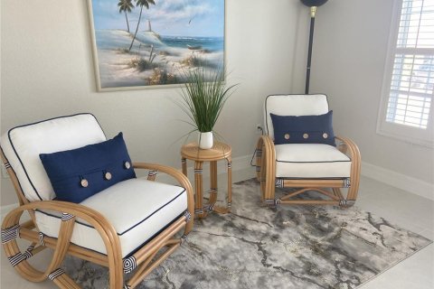 House in New Port Richey, Florida 3 bedrooms, 297.38 sq.m. № 1793895 - photo 5