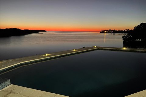 House in New Port Richey, Florida 3 bedrooms, 297.38 sq.m. № 1793895 - photo 12