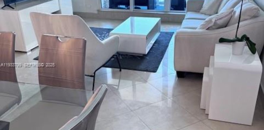 Condo à Miami Beach, Floride, 1 chambre  № 2077308