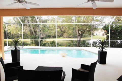 House in Tampa, Florida 5 bedrooms, 329.52 sq.m. № 2157770 - photo 5