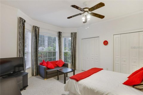 House in Tampa, Florida 5 bedrooms, 329.52 sq.m. № 2157770 - photo 30