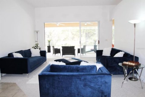House in Tampa, Florida 5 bedrooms, 329.52 sq.m. № 2157770 - photo 8