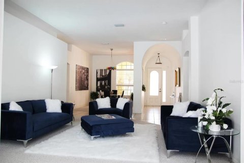 House in Tampa, Florida 5 bedrooms, 329.52 sq.m. № 2157770 - photo 6