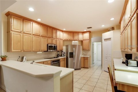 House in Tampa, Florida 5 bedrooms, 329.52 sq.m. № 2157770 - photo 24