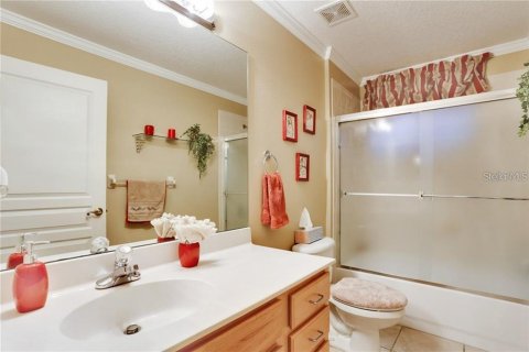 House in Tampa, Florida 5 bedrooms, 329.52 sq.m. № 2157770 - photo 16