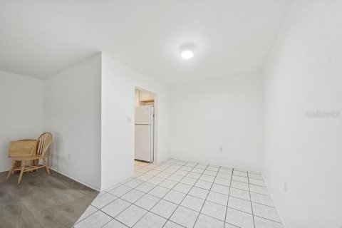 Condo in Winter Haven, Florida, 2 bedrooms  № 1821424 - photo 8