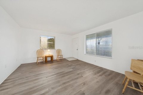 Condo in Winter Haven, Florida, 2 bedrooms  № 1821424 - photo 5