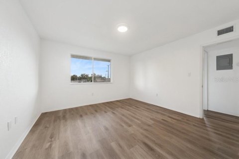 Condo in Winter Haven, Florida, 2 bedrooms  № 1821424 - photo 14