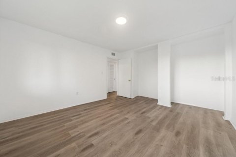 Condo in Winter Haven, Florida, 2 bedrooms  № 1821424 - photo 13