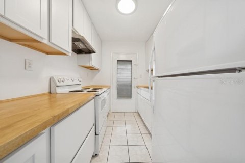Condo in Winter Haven, Florida, 2 bedrooms  № 1821424 - photo 9