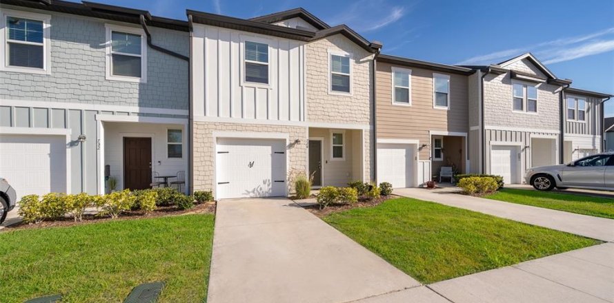 Touwnhouse à Davenport, Floride 3 chambres, 130.43 m2 № 1526454