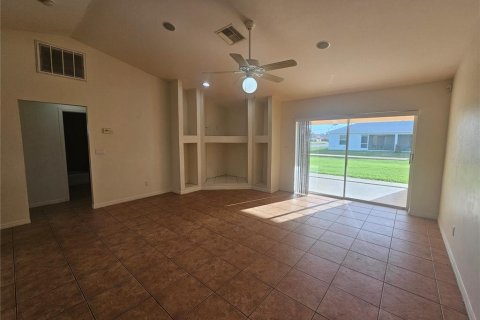 Appartement à louer à Cape Coral, Floride: 2 chambres, 125.79 m2 № 2383908 - photo 9