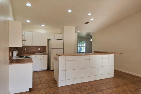 Appartement à louer à Cape Coral, Floride: 2 chambres, 125.79 m2 № 2383908 - photo 6