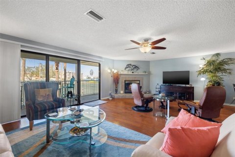 Touwnhouse à vendre à Treasure Island, Floride: 3 chambres, 197.88 m2 № 1574359 - photo 6