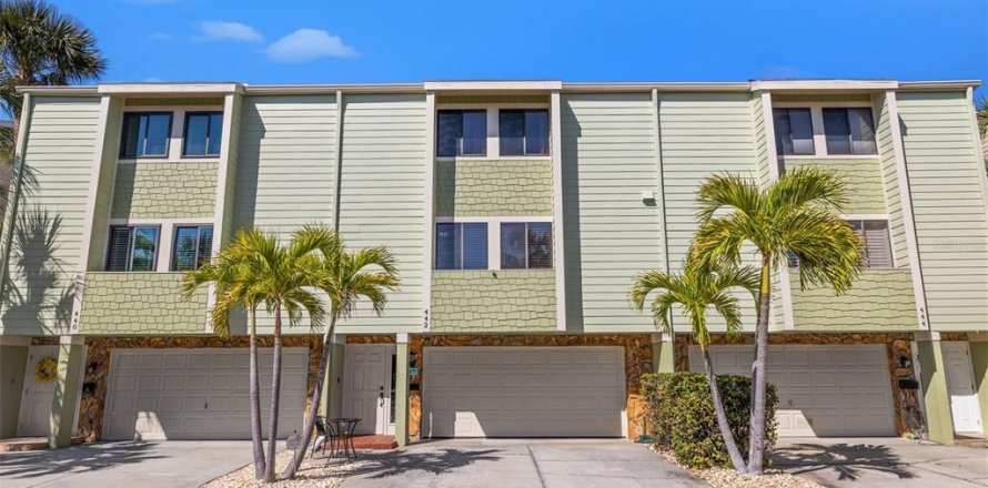 Touwnhouse à Treasure Island, Floride 3 chambres, 197.88 m2 № 1574359