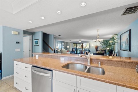 Touwnhouse à vendre à Treasure Island, Floride: 3 chambres, 197.88 m2 № 1574359 - photo 17