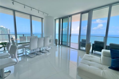 Condo in Hollywood, Florida, 2 bedrooms  № 2059988