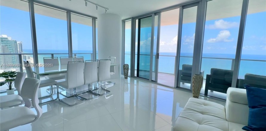 Condo in Hollywood, Florida, 2 bedrooms  № 2059988