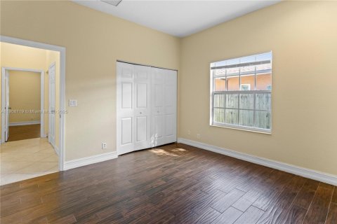 Casa en venta en Pompano Beach, Florida, 3 dormitorios, 160.81 m2 № 1965526 - foto 4