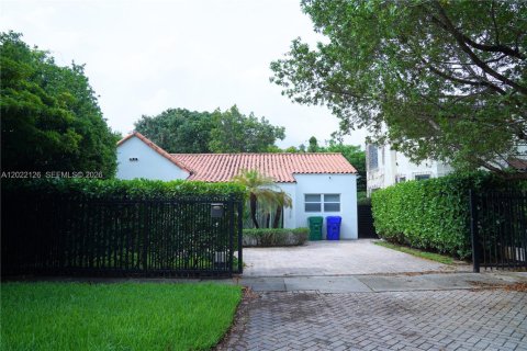 Villa ou maison à louer à Miami, Floride: 2 chambres, 105.54 m2 № 2273401 - photo 2