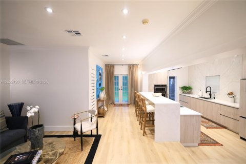 Villa ou maison à louer à Miami, Floride: 2 chambres, 105.54 m2 № 2273401 - photo 5