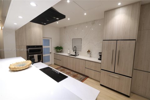 Villa ou maison à louer à Miami, Floride: 2 chambres, 105.54 m2 № 2273401 - photo 12