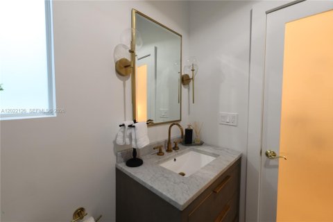 Villa ou maison à louer à Miami, Floride: 2 chambres, 105.54 m2 № 2273401 - photo 28