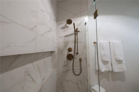 Villa ou maison à louer à Miami, Floride: 2 chambres, 105.54 m2 № 2273401 - photo 25