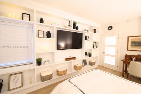 Villa ou maison à louer à Miami, Floride: 2 chambres, 105.54 m2 № 2273401 - photo 18