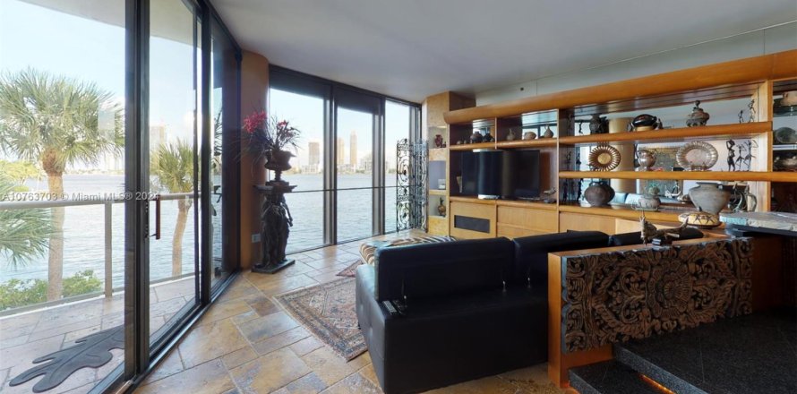 Кондоминиум с 2 спальнями в Авентура, Флорида № 1957780