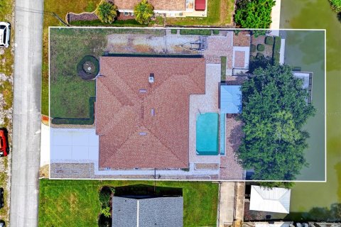 Купить виллу или дом в Эджуотер, Флорида 8 комнат, 250.74м2, № 2227194 - фото 5