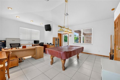 Купить виллу или дом в Эджуотер, Флорида 8 комнат, 250.74м2, № 2227194 - фото 23