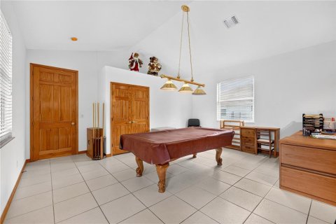 Купить виллу или дом в Эджуотер, Флорида 8 комнат, 250.74м2, № 2227194 - фото 21