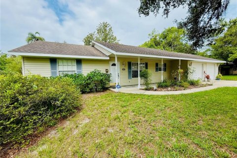 House in DeLand, Florida 2 bedrooms, 129.32 sq.m. № 1769052 - photo 1