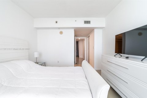 Condo in Sunny Isles Beach, Florida, 2 bedrooms  № 1859948 - photo 19