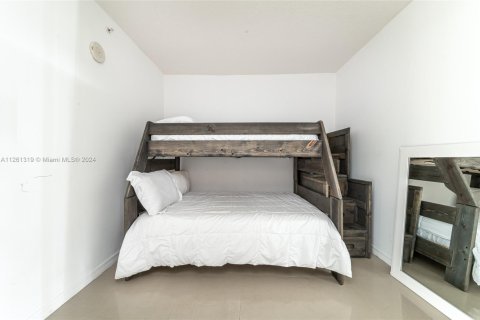 Condo in Sunny Isles Beach, Florida, 2 bedrooms  № 1859948 - photo 24