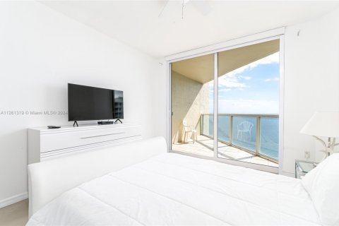 Condo in Sunny Isles Beach, Florida, 2 bedrooms  № 1859948 - photo 14
