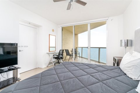 Condo in Sunny Isles Beach, Florida, 2 bedrooms  № 1859948 - photo 11
