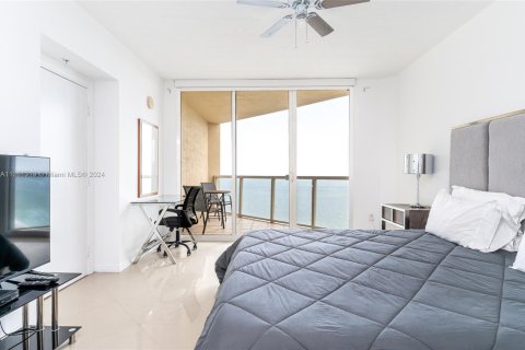 Condo in Sunny Isles Beach, Florida, 2 bedrooms  № 1859948 - photo 8